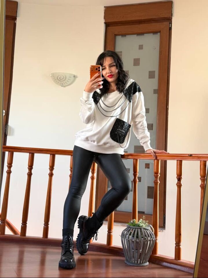 Zincir Detay Tasarım Bluz