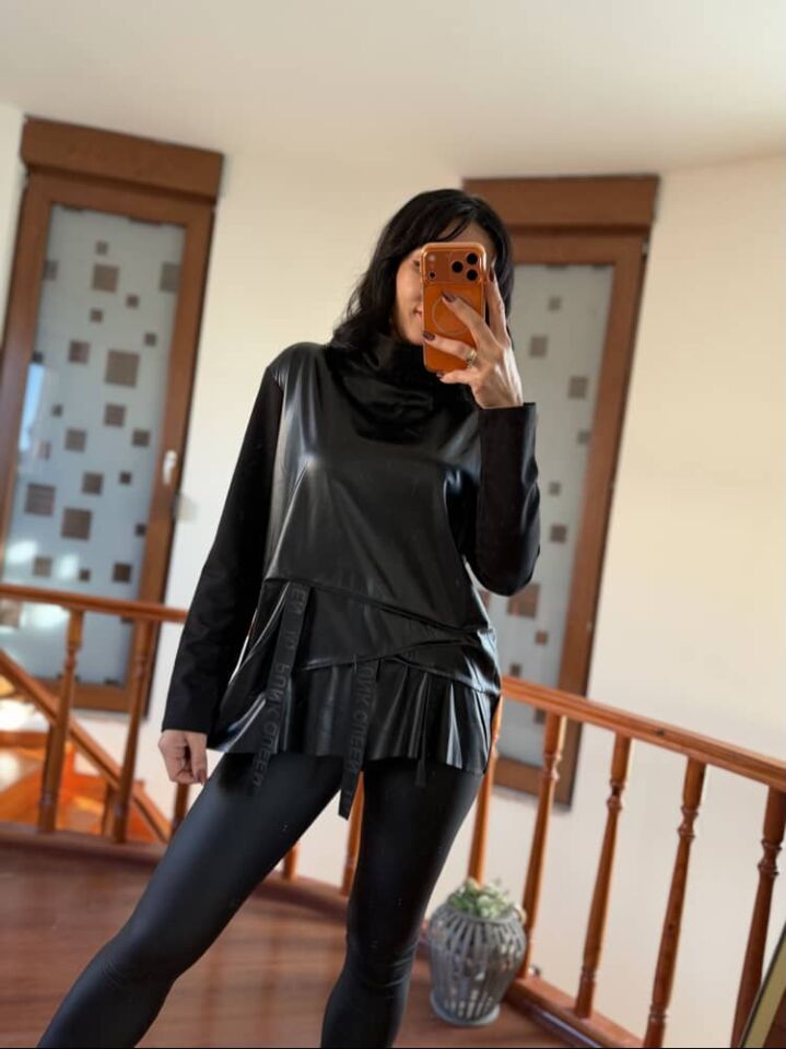 Deri Detay Tasarım Bluz